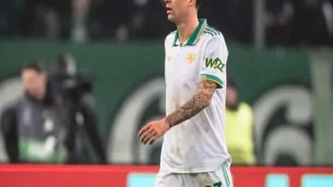 昔日金牌教练团队成员崭露头角，成中国女排选帅焦点